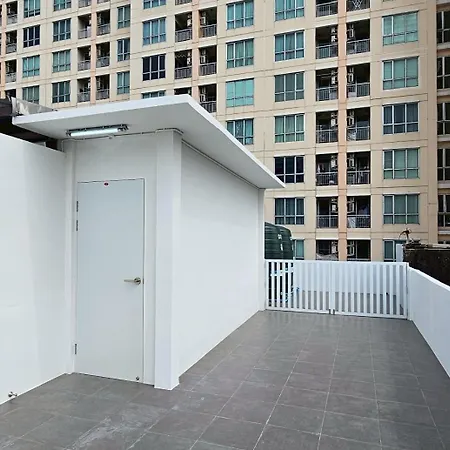 Loly Residence